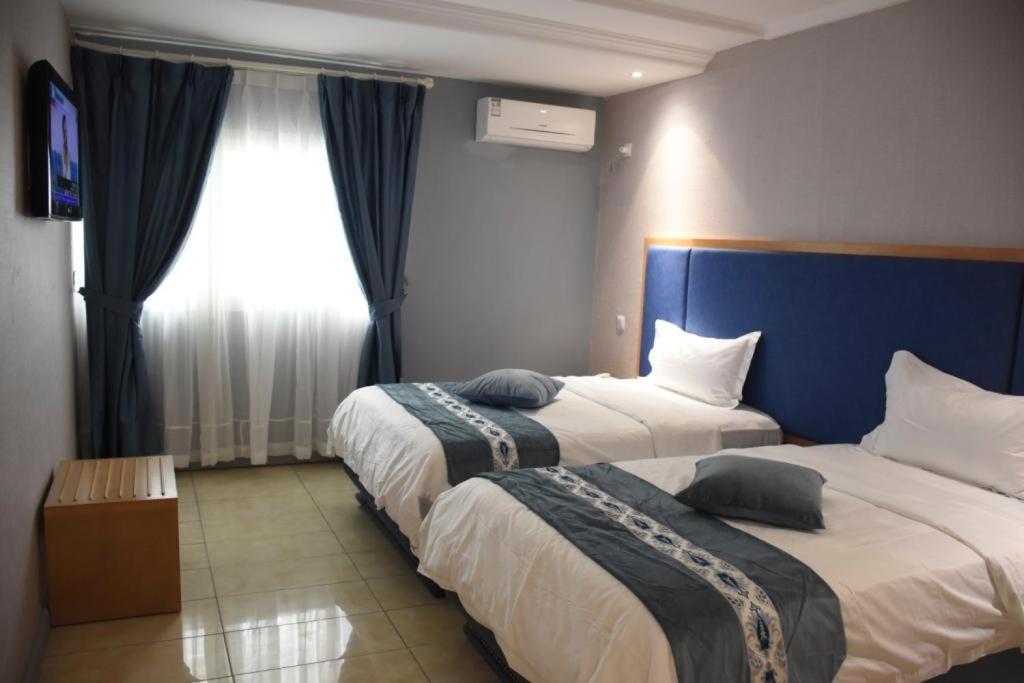 Hotel Royal Palace Douala Buitenkant foto