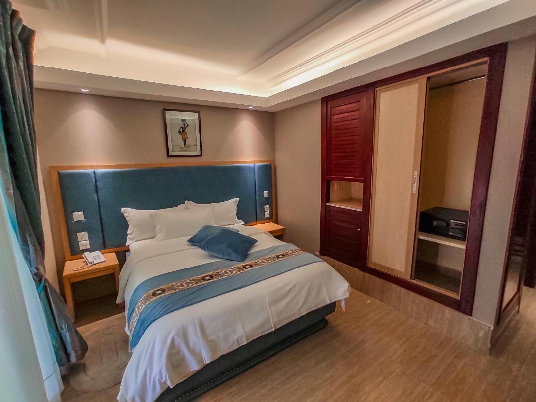 Hotel Royal Palace Douala Buitenkant foto