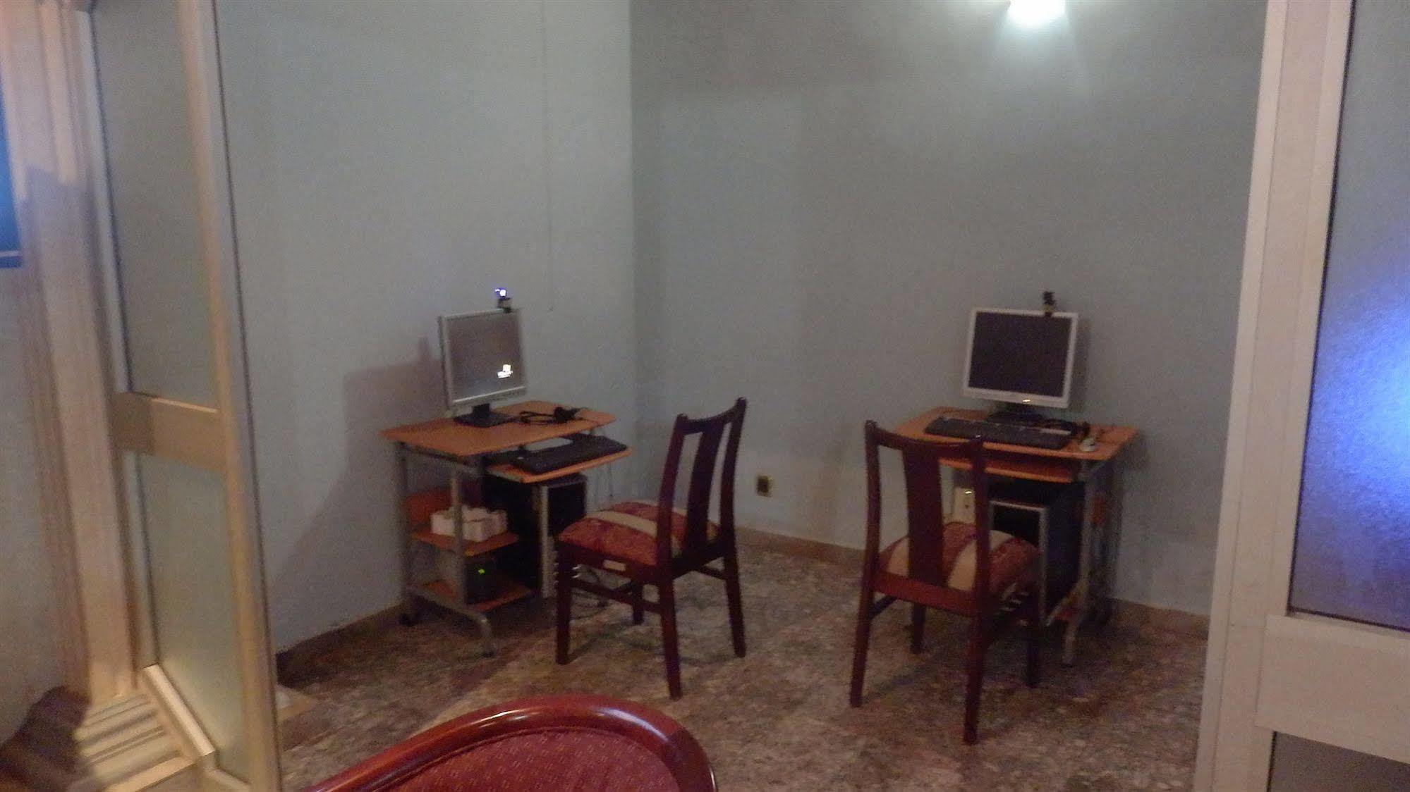 Hotel Royal Palace Douala Buitenkant foto